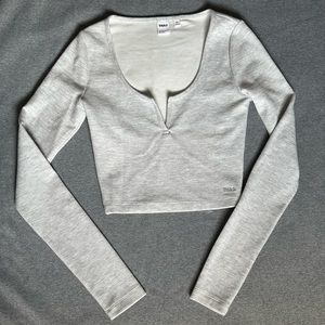 Aritzia Henley top